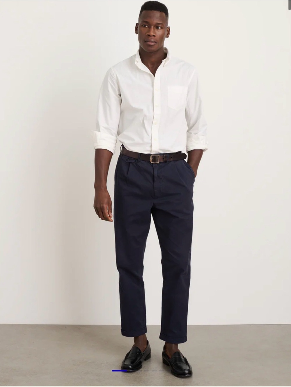 Alex Mill Standard Pleated Chino Pant in Navy